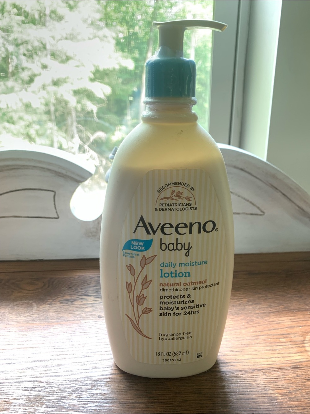 Aveeno Baby Daily Moisture Lotion — Cream Bottle with Teal Pump
